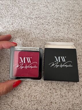 Deep Burgundy Powder Blush/Highlighter